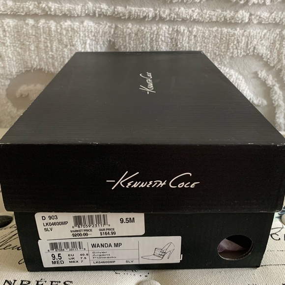 Kenneth Cole Stiletto Shoes: Silver Mirror, Wide Stretchy Front Strap. Size 9.5 - Picture 13 of 13